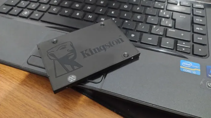 Ssd 240 gb com windows 10 e Office 2024 ( seminovo ) pouco horas uso- leia com atencao