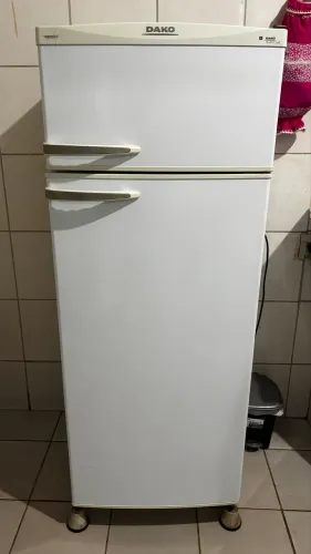 Geladeira Dako 300 Litros
