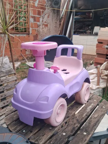 Carrinho de brinquedo