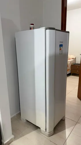 Geladeira Esmaltec modelo Roc 31