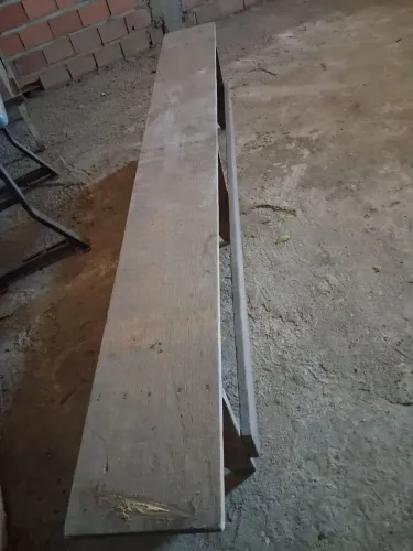 Banco de madeira usado 2,51 m. Nao entrego 