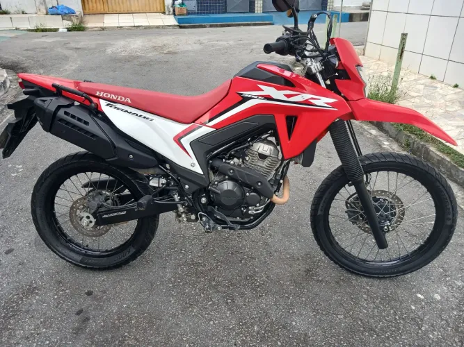 Moto XR 300 Tornado