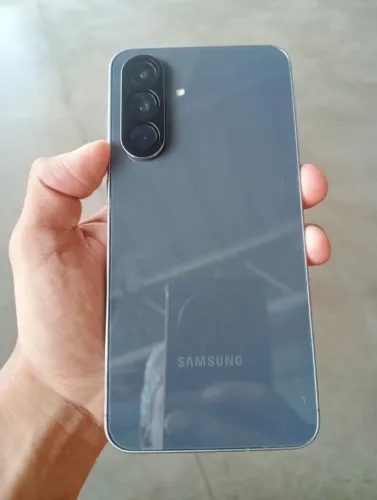 Vendo Samsung galaxy a56 5G 128G ou troco por um iPhone 11 ou um xs em boas condições
