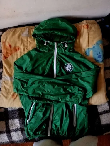 Casaco corta vento palmeiras