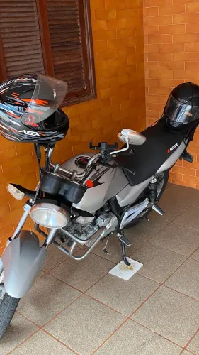 Vendo ou troco Suzuki GSR 150i