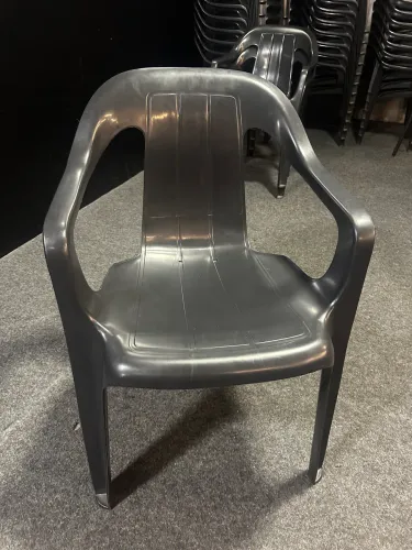 CADEIRAS ERGONÔMICAS COM DESCANSO DE BRAÇO RESISTENTE 