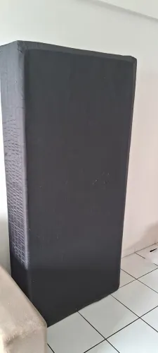 Vendo esta base de cama solteiro nova!!