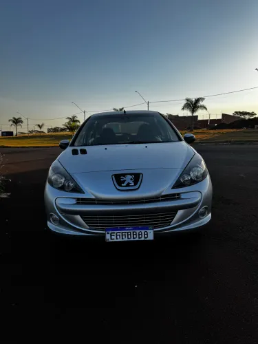 Peugeot 207 XR Sport 1.4 Flex 8V 5P 2012