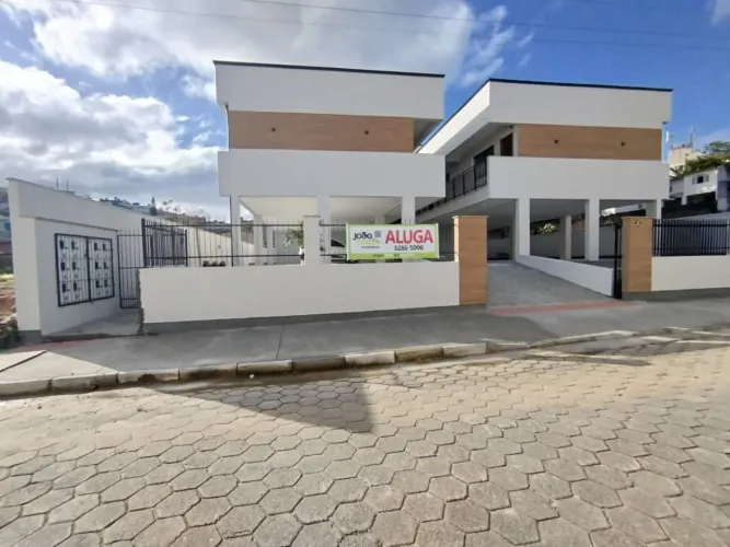 Kitnet com 1 dormitório para alugar, 32 m² - Roçado - São José/SC