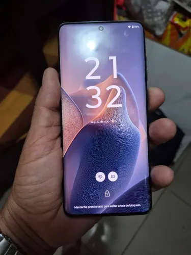 Vendo motorola edge 60 fuzil todo completo e com notas fiscais e garantia ainda