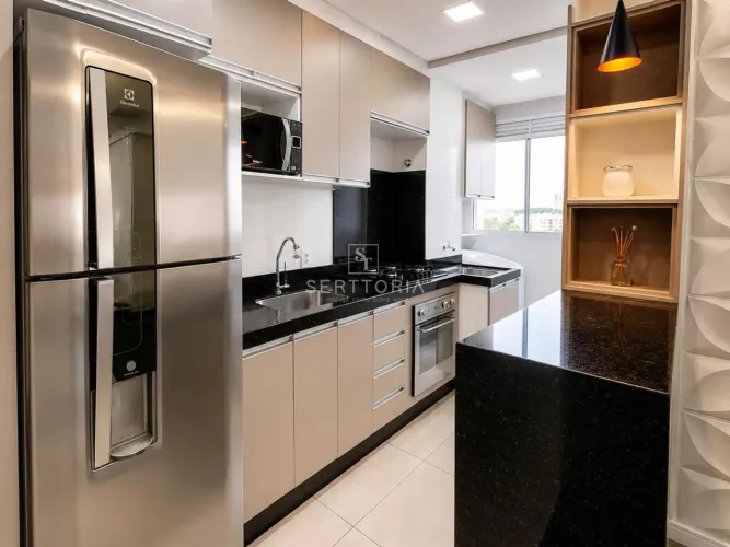 Apartamento com 2 dormitórios, sacada, ar condicionado para alugar no Jardim das Colinas e