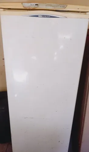 Vende-se freezer vertical Frost Free 230 marca Brastemp 
