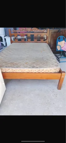 Cama de madeira 100% resistente. SEM COLCHÃO