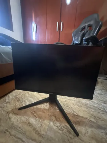 Monitor Samsung 24 Pol 144hz com display queimado