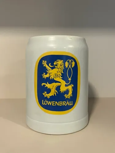 Caneco de chopp cerveja Lowënbrau alemã Ceramarte