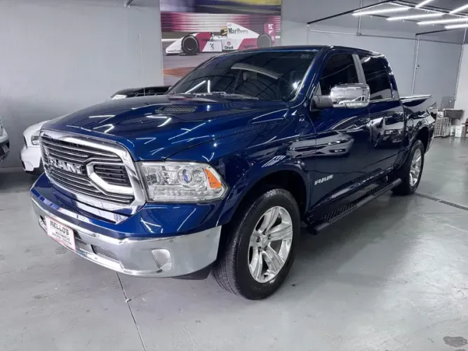 Ram Classic Laramie 5.7 V8 16V Gasolina 4X4 Aut. 2022