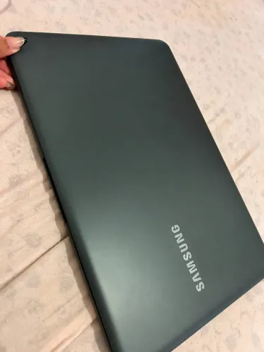 Notebook Samsung 15,6" Full HD, 1TB, 4GB RAM + Carregador