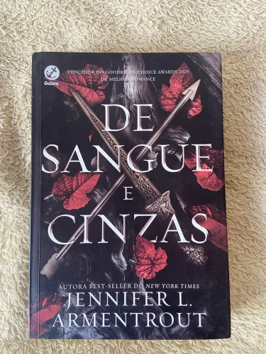 De Sangue e Cinzas | Livro Usado