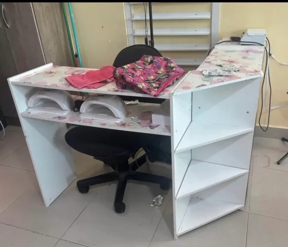 Mesa manicure nail designer