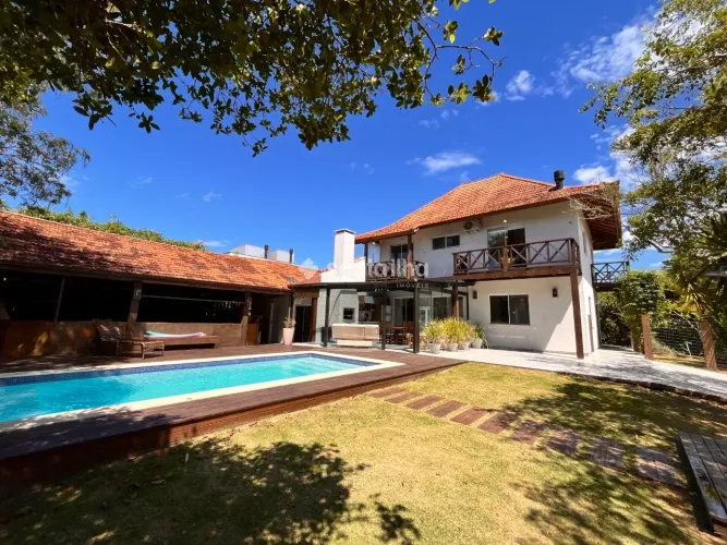 Casa em condomínio fechado com 5 dormitórios à venda, 425m² - Rio Tavares - Florianópolis/