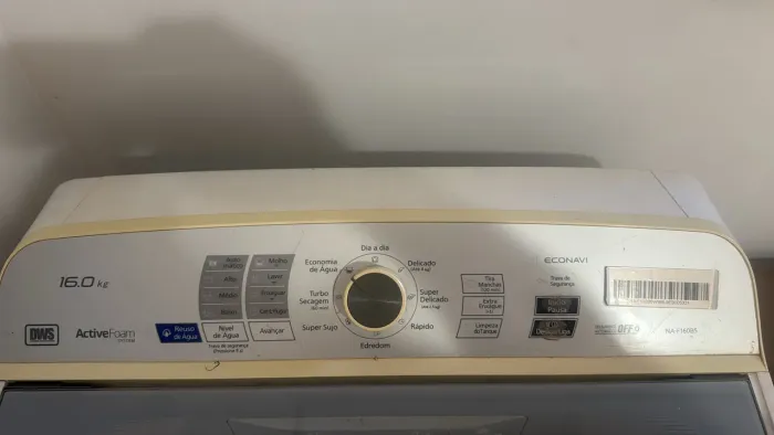 Máquina de lavar roupas 16 kg - Pouco usada.