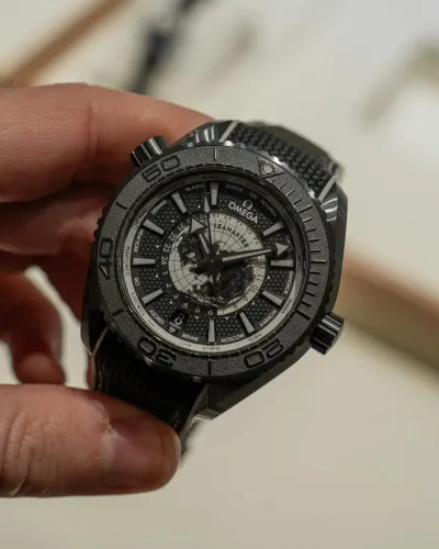 Relógio Omega Word time automático preto novo