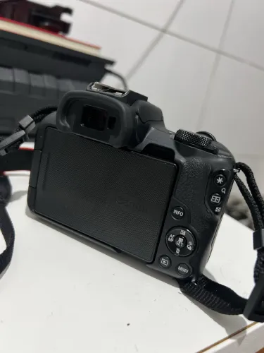 CANON EOS R50