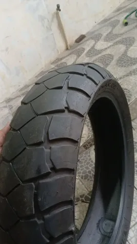 Vendo um pneu