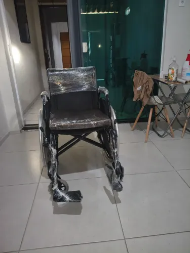 Cadeira de roda de alumínio