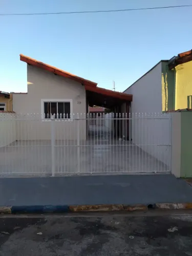 Casa para venda possui 110 metros quadrados com 2 quartos em Centro - Pereiras - São Paulo