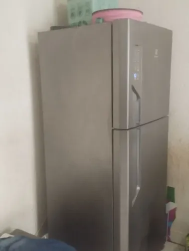 Geladeira Eletrolux urgente