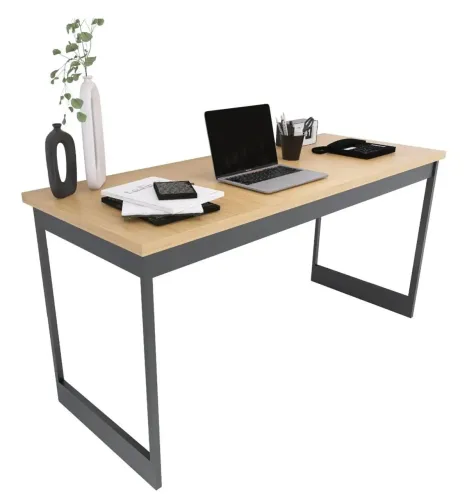 Mesa estilo industrial em excelente estado