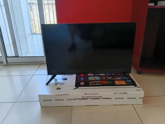 Vendo TV Aida 32 45 dias de pouco uso