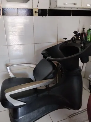 CADEIRA DE SALAO E LAVATÓRIO