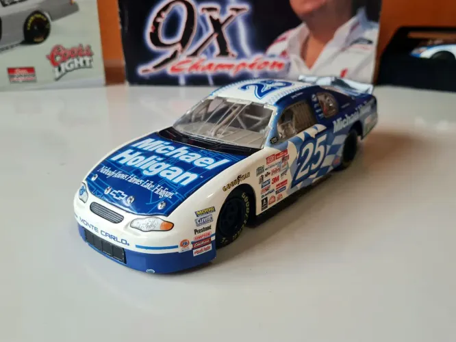 Miniatura NASCAR Jerry Nadeau #25 Action 1/24