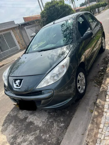 Peugeot 207 XR 1.4 Flex 8V 5P 2011