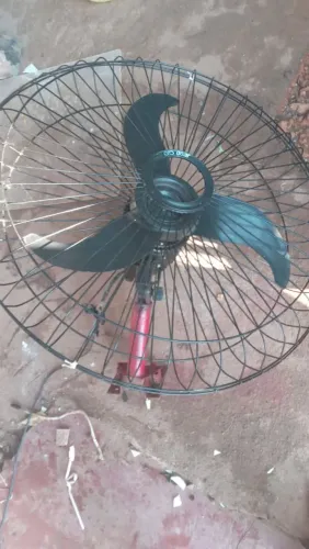 Ventilador grande de parede