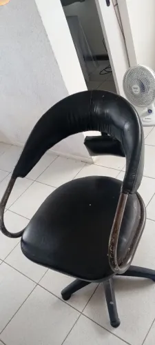 Vendo cadeira de cabeleireiro usada com avarias