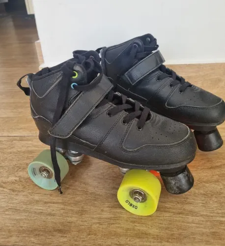 Patins Oxelo tamanho 33 em perfeito estado
