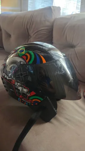 Capacete