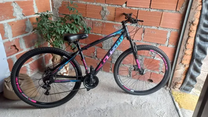 Bicicleta 29 GTS M1 Freio a Disco Câmbio Shimano 21v Advanced