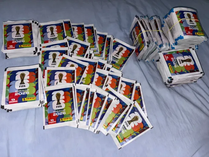 KIT 100 pacotes figurinhas da copa 