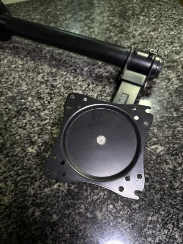 Suporte Articulado para Monitor de Mesa