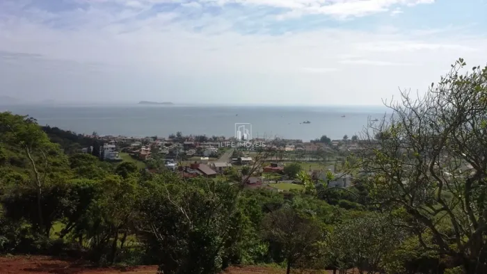 Terreno 2.574m² à venda em Garopaba/SC no Ferraz com vista para o mar
