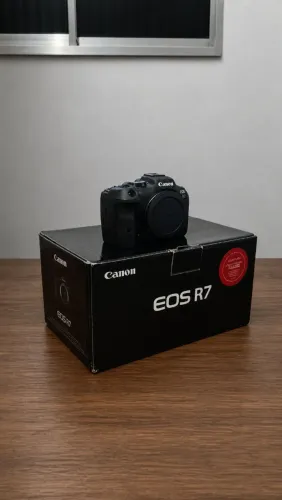 Câmera Canon R7 (CORPO)