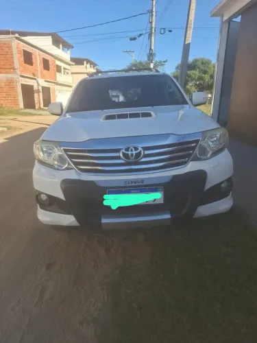 Toyota Hilux SW4 SRV D4-d 4X4 3.0 TDI Dies. AUT 2015