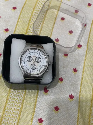Swatch cara branca
