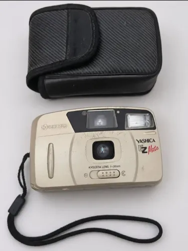 Câmera Analógica Kyocera Yashica EZ Mate 35mm Vintage + Case Original