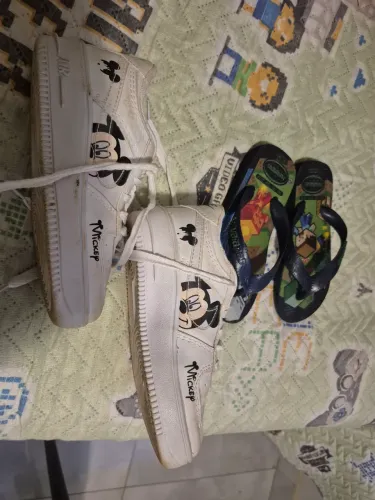 Tenis infantil + chinelo 25
