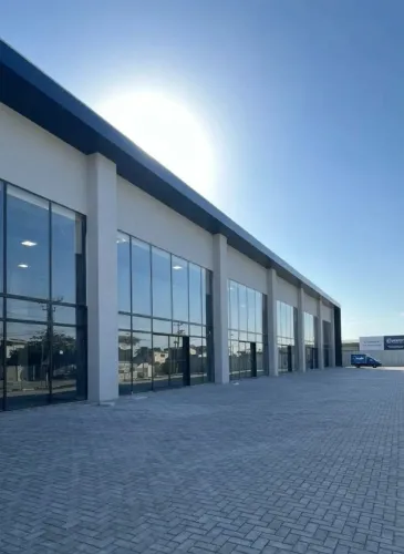ALUGO LOJA / SALA COMERCIAL DE ALTO PADRÃO NO RIO VERMELHO ÁREA PREVILEGIADA